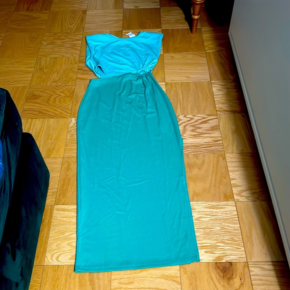 Brand New Fore Midi Dress.  Cutout Waist.  Side Slit.